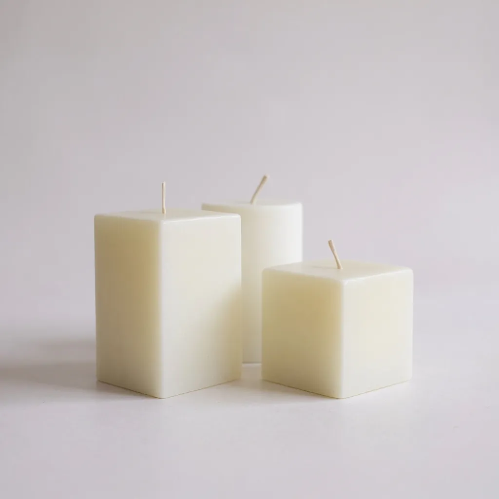 Conjunto de Velas Brancas Decorativas – Formas Mistas